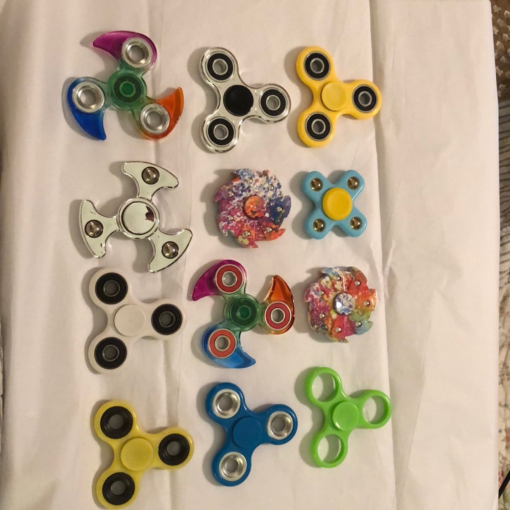 Lot with 12 Fidget Spinners